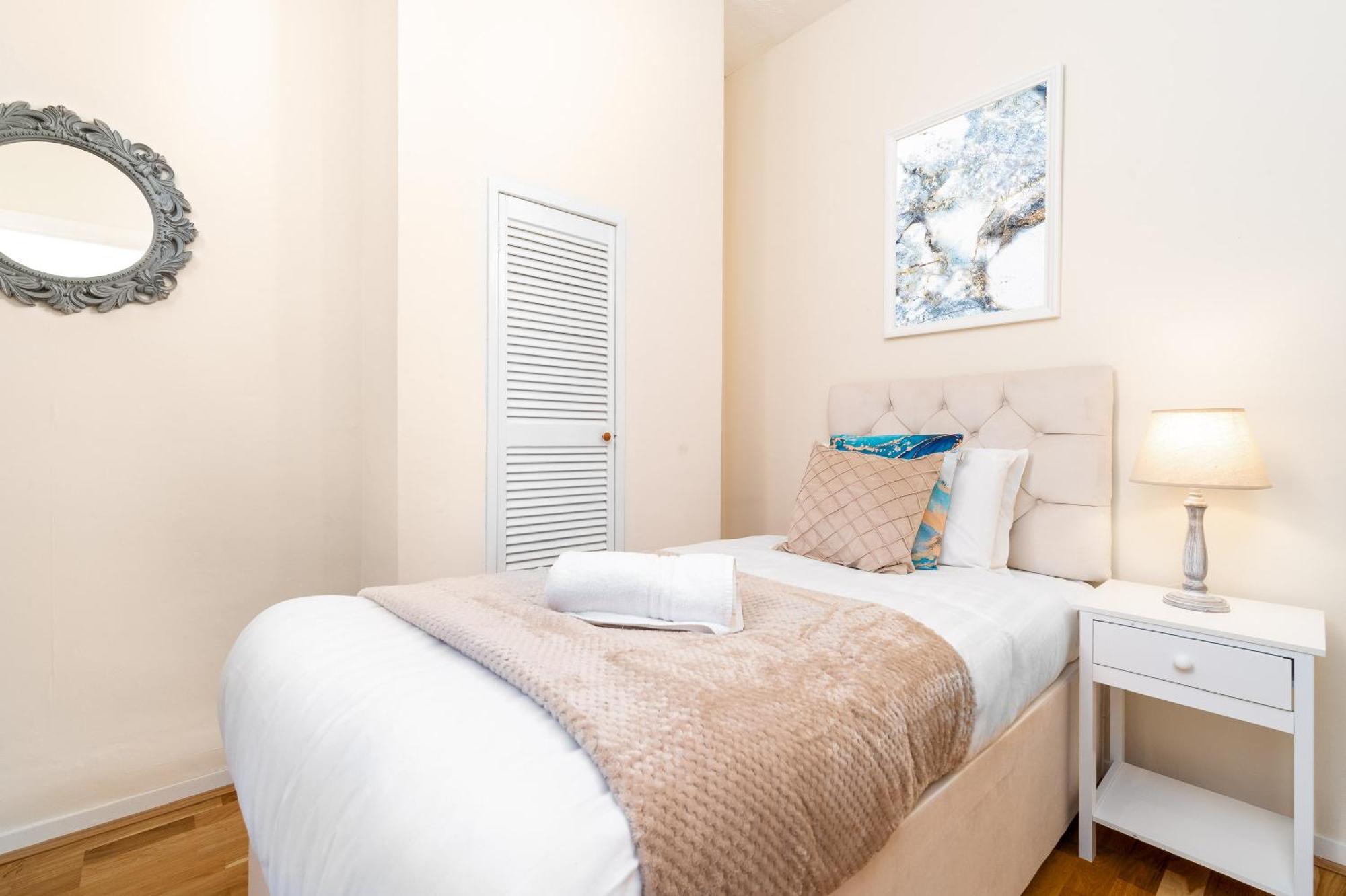 Luxury 3 Bedroom House - Harborne - Parking - Garden - Wifi & Netflix 122G Birmingam Exterior foto